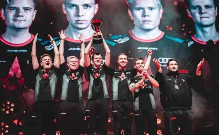 仍然很大 仍然很大