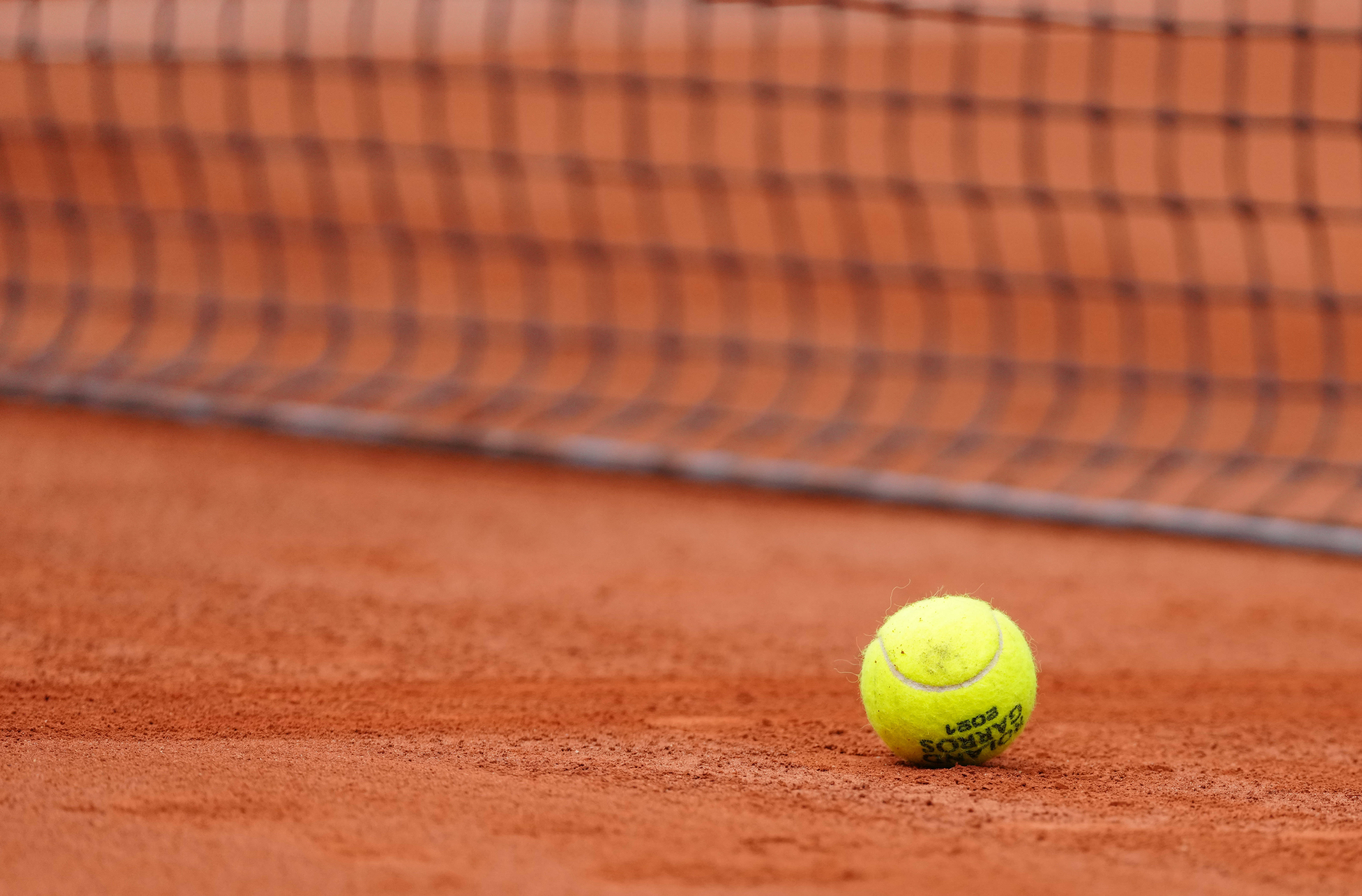 优异表现背 优异表现背