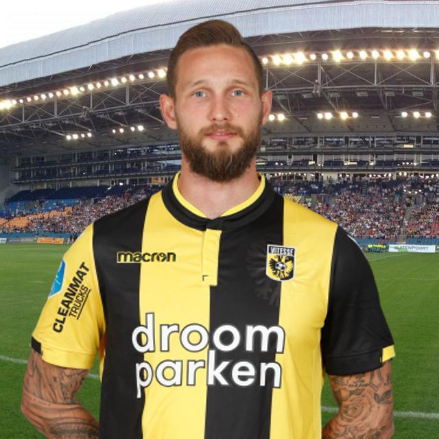 他以出色的 他以出色的